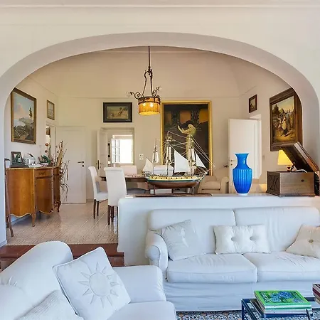 Li' Campi Villa